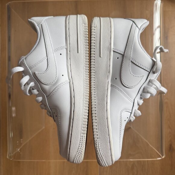 Nike Air Force 1 '07 Low White DD8959-100 Size 6 | Classic Streetwear Sneaker - Picture 4 of 16